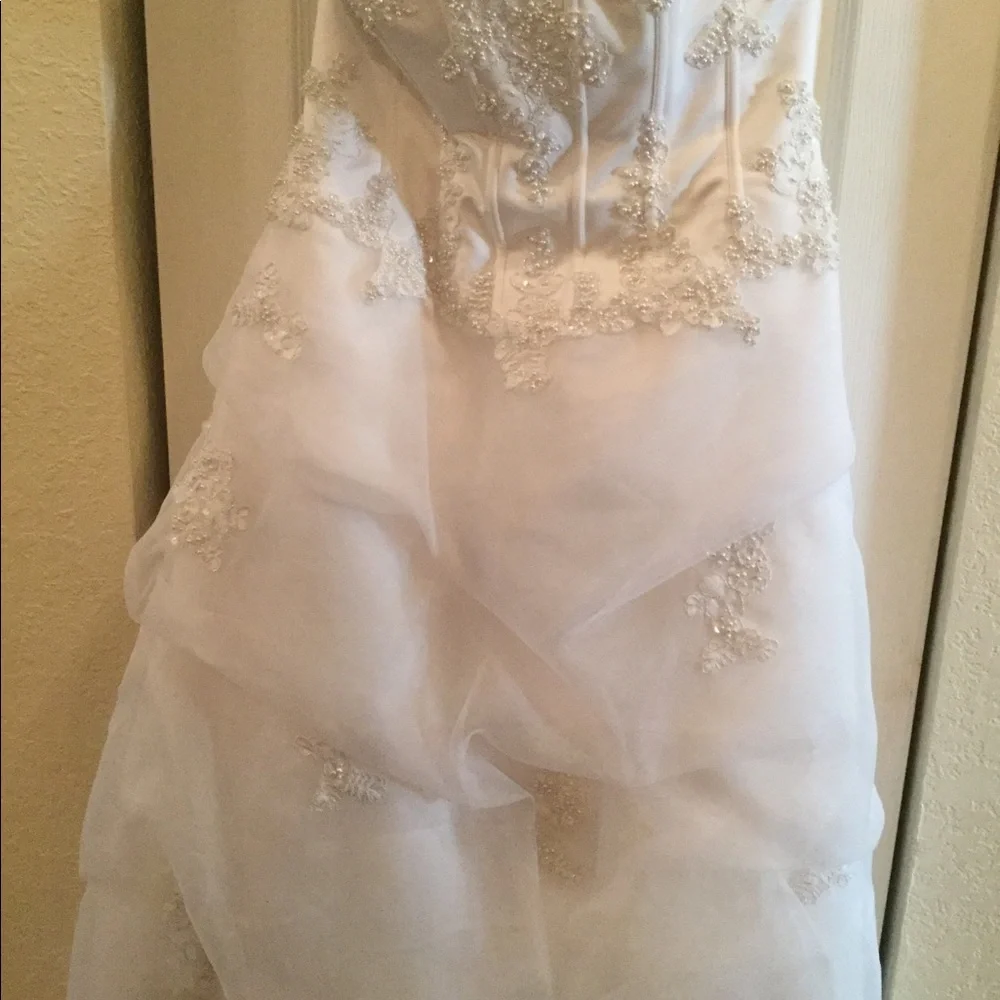 Wedding Dress - Picture 2 of 7